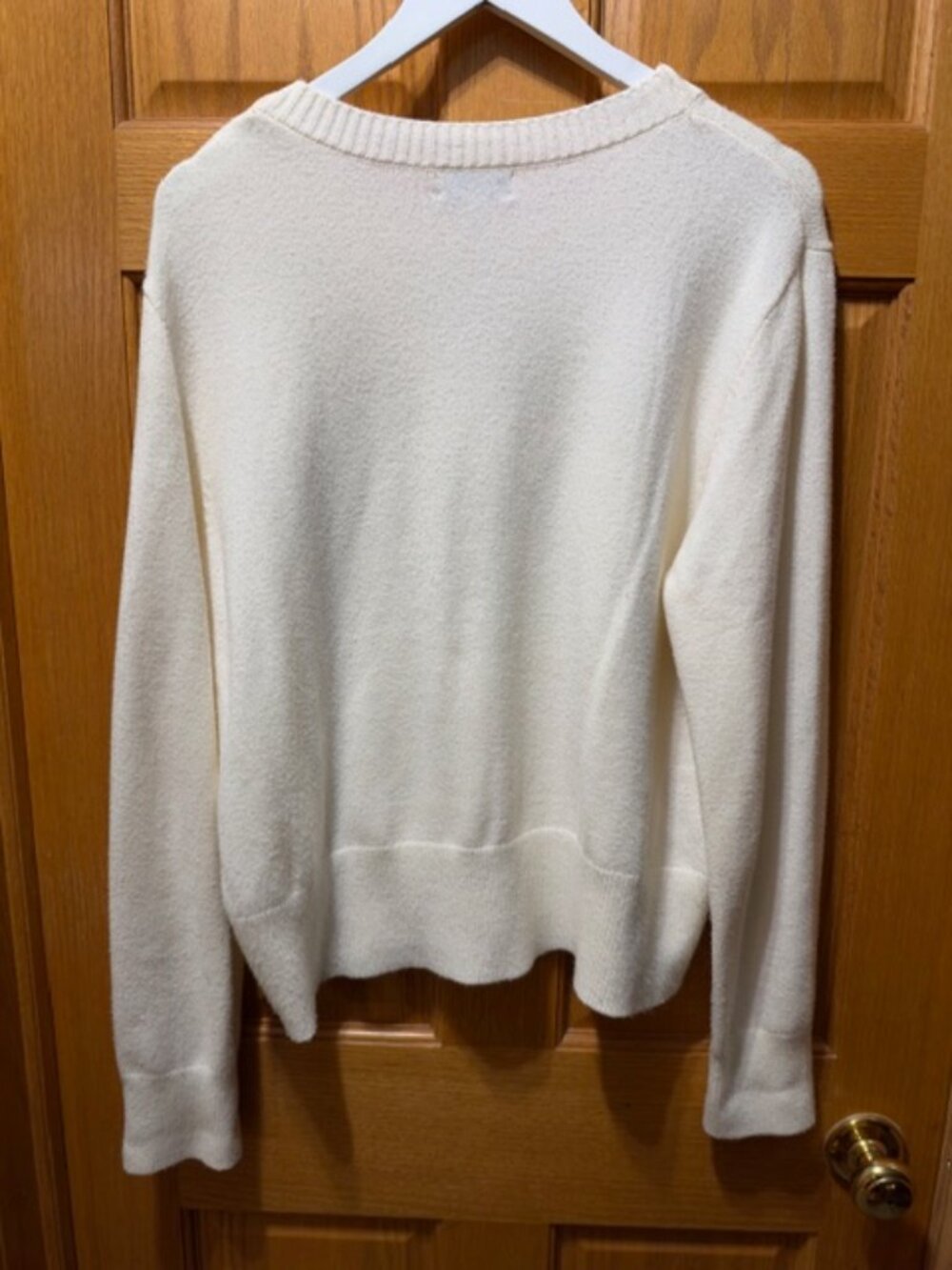 Evereve Textured V‑Neck Cream Sweater – Size Large - Picture 2 of 3